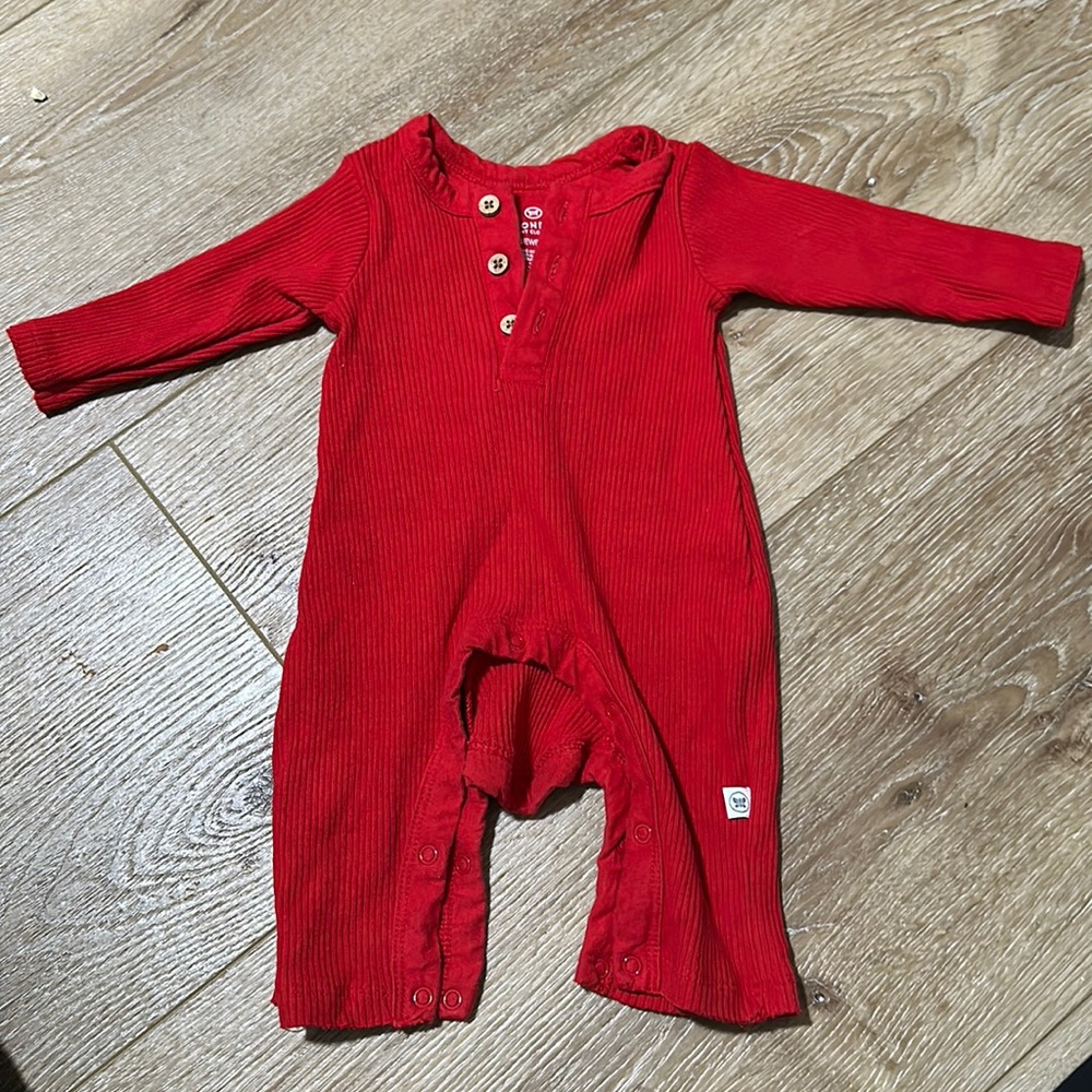Onesie, honest brand, like new, size newborn